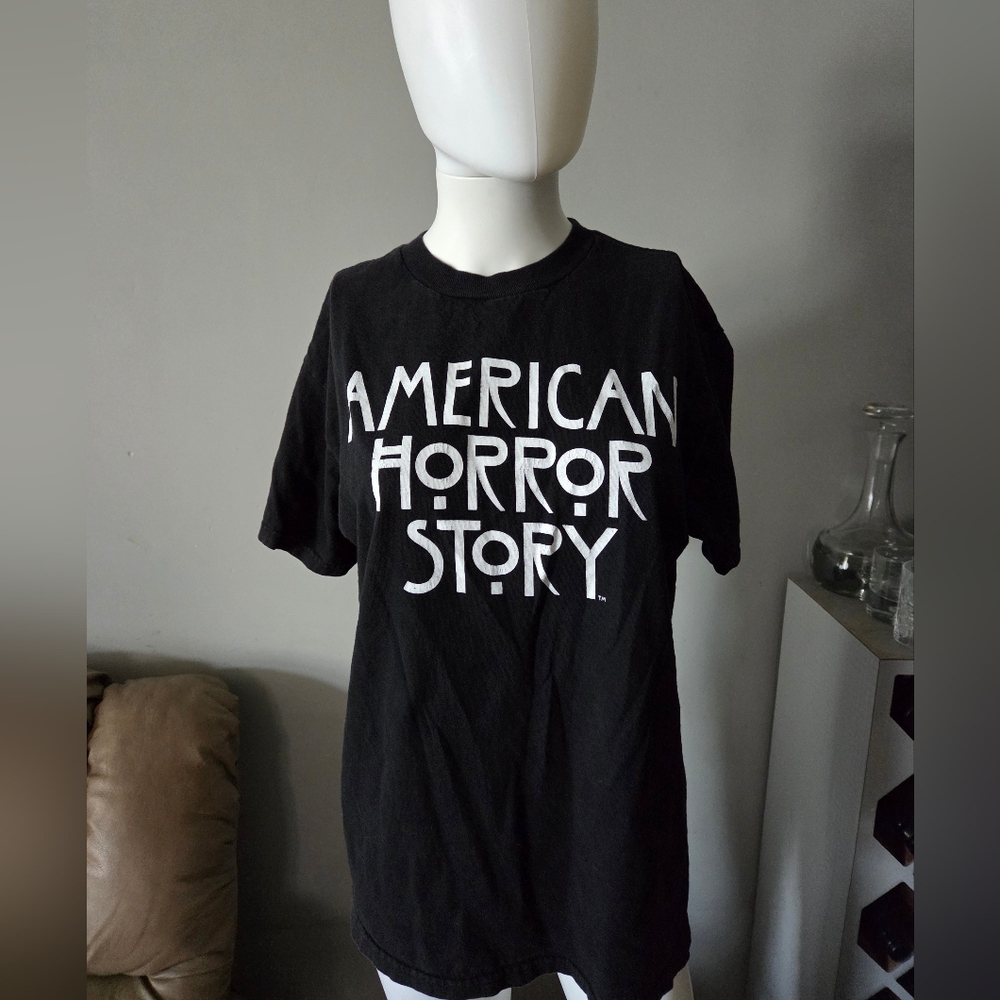American Horror Story T-Shirt, Size Medium Ripple Junction